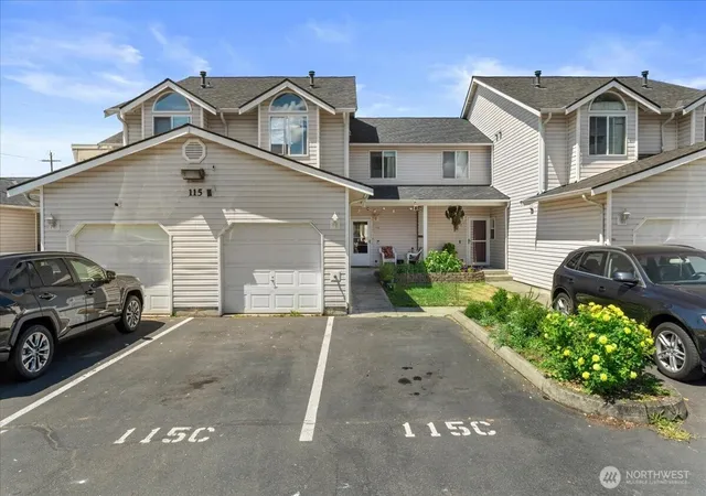 Photo 2 of Townhouse for sale at 115 21st Street Se #C, Auburn, WA 98002 | MLS# NWM2552343 | Listing updated on 2026-09-26