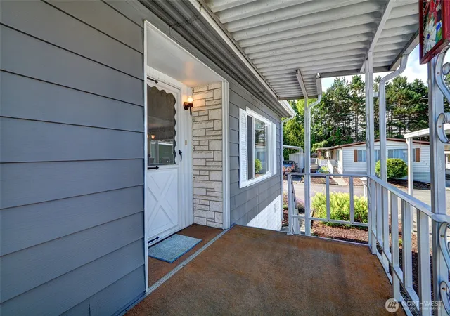 Photo 3 of Manufactured home for sale at 1415 84th Street SE #199, Everett, WA 98208 | MLS# NWM2552347 | Listing updated on 2026-09-22