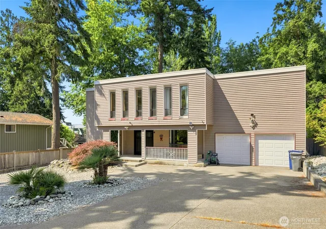Photo 1 of Single family home for sale at 6409 Chennault Beach Dr, Mukilteo, WA 98275 | MLS# NWM2552353 | Listing updated on 2026-09-22
