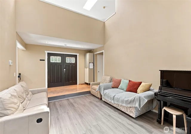 Photo 2 of Single family home for sale at 6409 Chennault Beach Dr, Mukilteo, WA 98275 | MLS# NWM2552353 | Listing updated on 2026-09-22