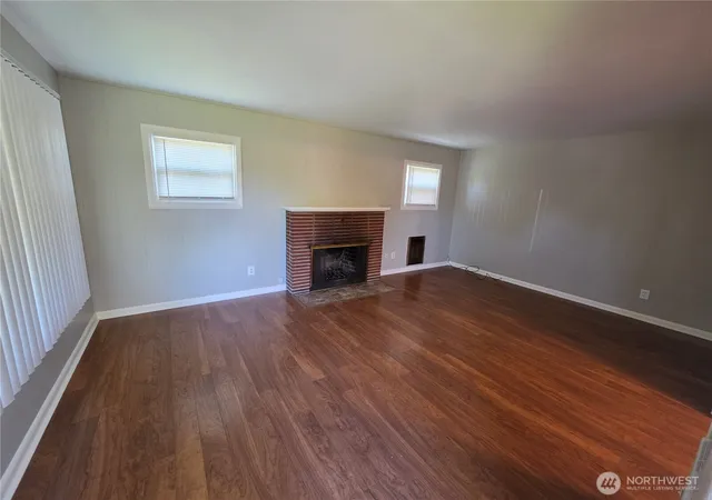 Photo 2 of Single family home for sale at 520 28th Avenue, Longview, WA 98632 | MLS# NWM2552388 | Listing updated on 2026-09-22