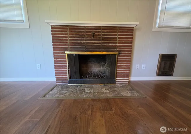 Photo 3 of Single family home for sale at 520 28th Avenue, Longview, WA 98632 | MLS# NWM2552388 | Listing updated on 2026-09-22