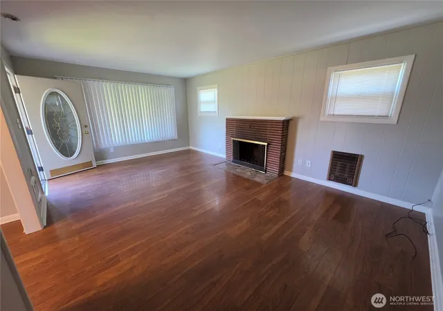 Photo 4 of Single family home for sale at 520 28th Avenue, Longview, WA 98632 | MLS# NWM2552388 | Listing updated on 2026-09-22