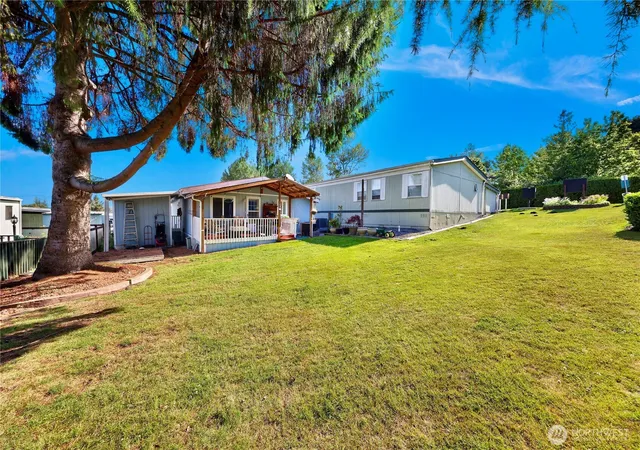 Photo 4 of Manufactured home for sale at 1200 Lincoln St #154, Bellingham, WA 98229 | MLS# NWM2552397 | Listing updated on 2026-10-02