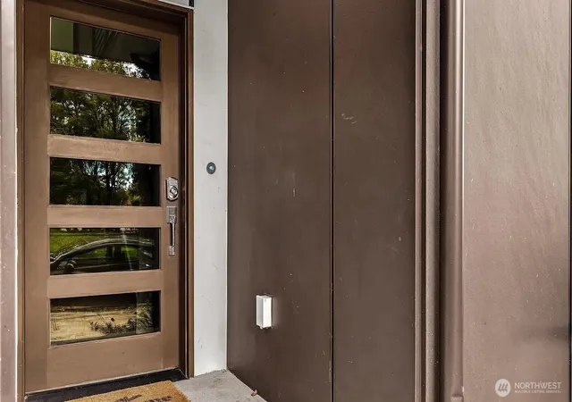 Photo 2 of Sale Pending at 210 20th Avenue S, Seattle, WA 98144 | MLS# NWM2552414 | Listing updated on 2026-09-27