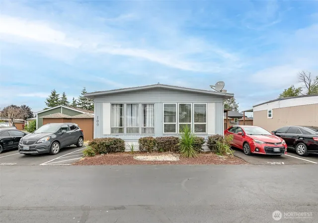 Photo 1 of Manufactured home for sale at 210 37th Street Se #100, Auburn, WA 98002 | MLS# NWM2552416 | Listing updated on 2026-09-22