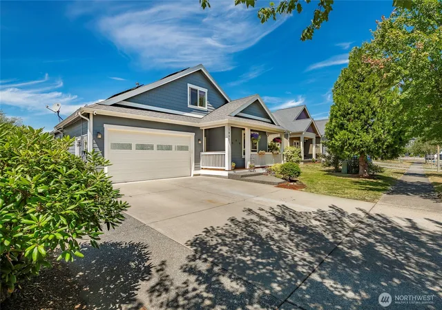 Photo 2 of Single family home for sale at 1461 Lupin St, Lynden, WA 98264 | MLS# NWM2552436 | Listing updated on 2026-09-22