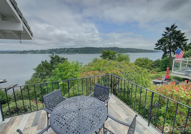 Photo 3 of Single family home for sale at 14820 39th Avenue Ne, Lake Forest Park, WA 98155 | MLS# NWM2552444 | Listing updated on 2026-09-30