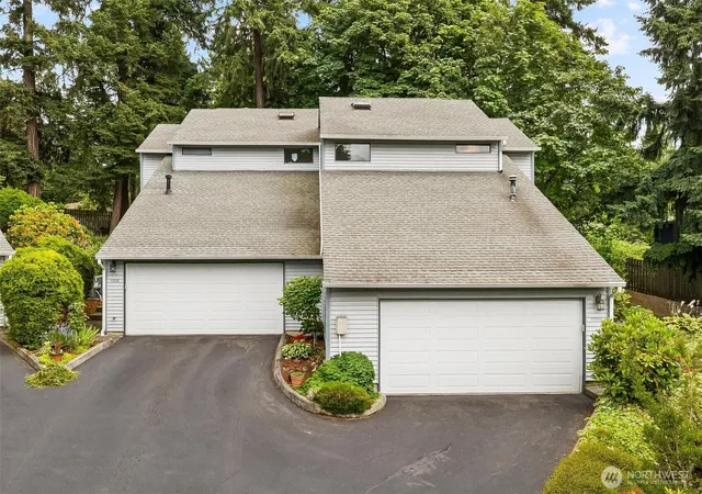Photo 3 of Townhouse for sale at 11306 101st Place Ne #1306, Kirkland, WA 98033 | MLS# NWM2552471 | Listing updated on 2026-09-22