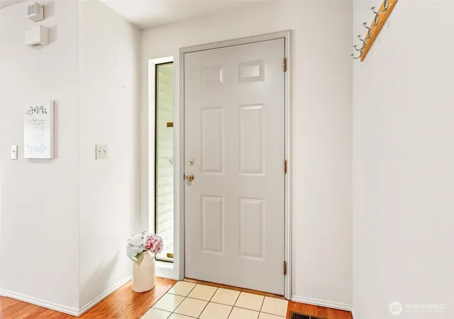 Photo 4 of Townhouse for sale at 11306 101st Place NE #1306, Kirkland, WA 98033 | MLS# NWM2552471 | Listing updated on 2026-09-22