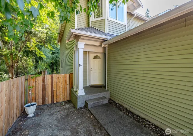 Photo 3 of Sale Pending at 318 N 23rd Street, Mount Vernon, WA 98273 | MLS# NWM2552539 | Listing updated on 2026-09-30