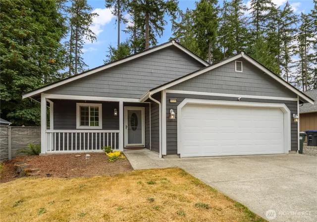 Photo 2 of Single family home for sale at 3320 College St Se, Lacey, WA 98503 | MLS# NWM2552562 | Listing updated on 2026-09-22