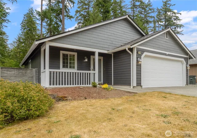 Photo 3 of Single family home for sale at 3320 College St Se, Lacey, WA 98503 | MLS# NWM2552562 | Listing updated on 2026-09-22