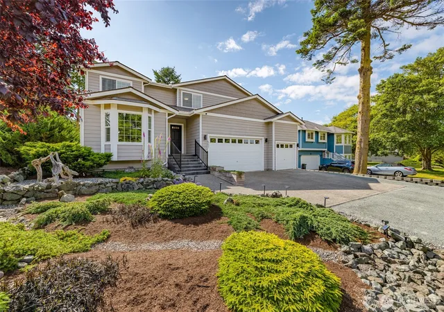 Photo 3 of Single family home for sale at 557 Fort Ebey Rd, Coupeville, WA 98239 | MLS# NWM2552572 | Listing updated on 2026-09-22