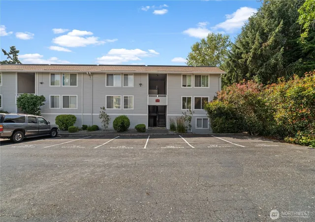 Photo 3 of Condo for sale at 10110 Ne 60th Street #104, Kirkland, WA 98033 | MLS# NWM2552580 | Listing updated on 2026-09-22