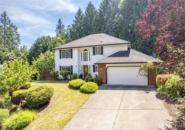 Photo 1 of Single family home for sale at 215 W St James Pl, Longview, WA 98632 | MLS# NWM2552637 | Listing updated on 2026-09-22