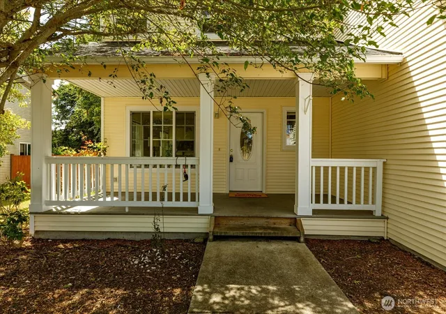 Photo 3 of Sale Pending at 685 Sw 1st Avenue, Oak Harbor, WA 98277 | MLS# NWM2552653 | Listing updated on 2026-09-21