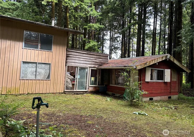 Photo 3 of Sale Pending at 33 Oceanview Dr N, Taholah, WA 98587 | MLS# NWM2552664 | Listing updated on 2026-08-10