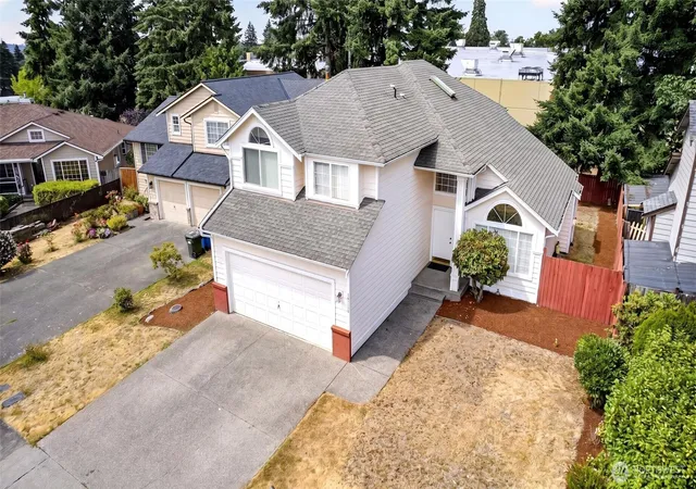 Photo 3 of Single family home for sale at 10124 Se 242nd Place, Kent, WA 98030 | MLS# NWM2552665 | Listing updated on 2026-09-22