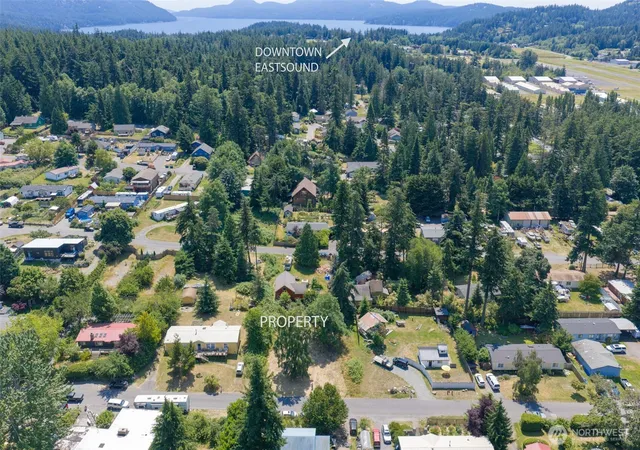 Photo 4 of Sale Pending at 118 Alder St, Eastsound, WA 98245 | MLS# NWM2552672 | Listing updated on 2026-10-02