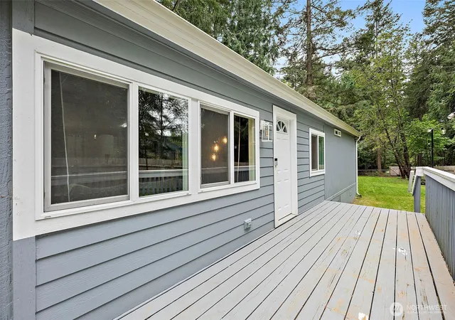 Photo 2 of Manufactured home for sale at 7591 Se Fragaria Rd, Olalla, WA 98359 | MLS# NWM2552676 | Listing updated on 2026-09-30