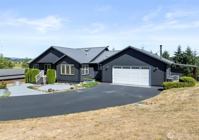 Photo 2 of Single family home for sale at 154 Budgett Ln, Chehalis, WA 98532 | MLS# NWM2552691 | Listing updated on 2026-10-02