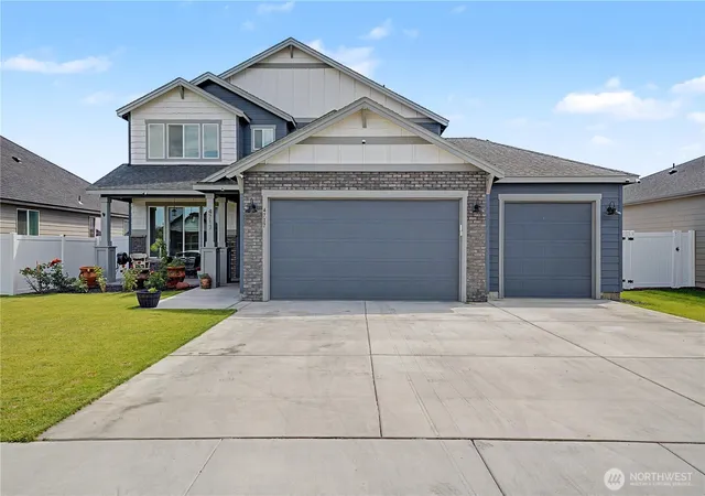 Photo 1 of Single family home for sale at 4717 W Thrush St, Moses Lake, WA 98837 | MLS# NWM2552704 | Listing updated on 2026-09-22