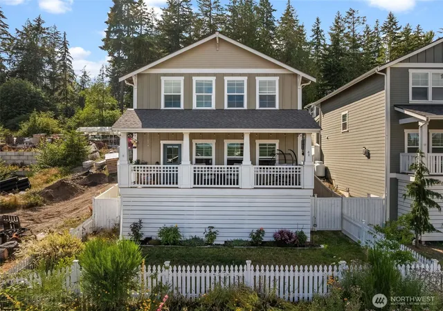 Photo 3 of Single family home for sale at 41 E Blackwell St, Allyn, WA 98524 | MLS# NWM2552719 | Listing updated on 2026-09-24