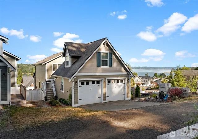 Photo 3 of Single family home for sale at 41 E Blackwell St, Allyn, WA 98524 | MLS# NWM2552719 | Listing updated on 2026-09-24