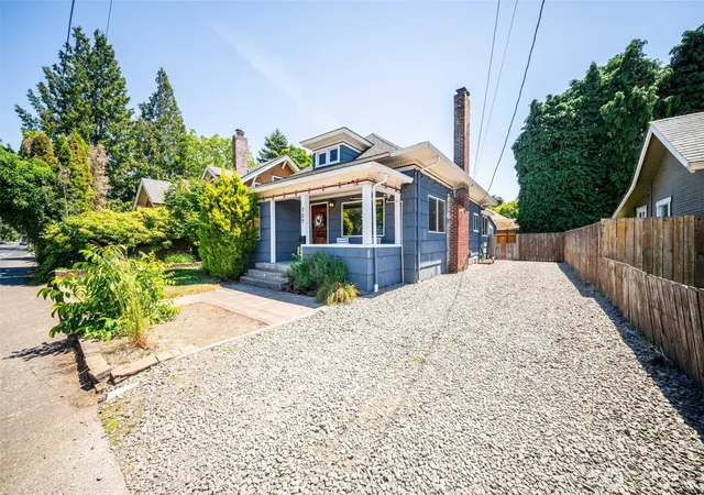 Photo 2 of Single family home for sale at 709 W 4th Plain Blvd, Vancouver, WA 98660 | MLS# NWM2552725 | Listing updated on 2026-09-22