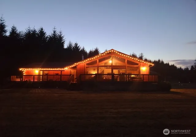 Single family home for sale at 144 Ciannigan Hl Rd, Silver Creek, WA 98585 | MLS# NWM2552739