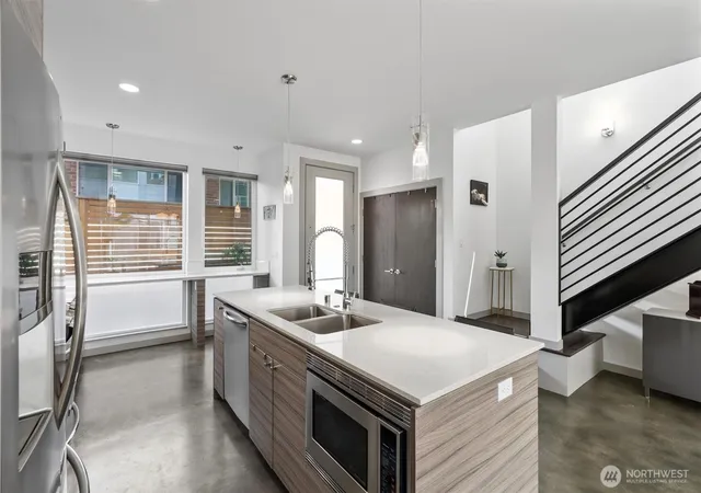 Photo 4 of Townhouse for sale at 7016 California Ave SW #E, Seattle, WA 98136 | MLS# NWM2552757 | Listing updated on 2026-09-30