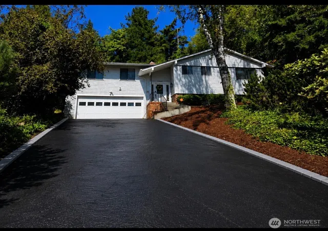Photo 1 of Single family home for sale at 2326 Cedar Pl, Longview, WA 98632 | MLS# NWM2552786 | Listing updated on 2026-10-01