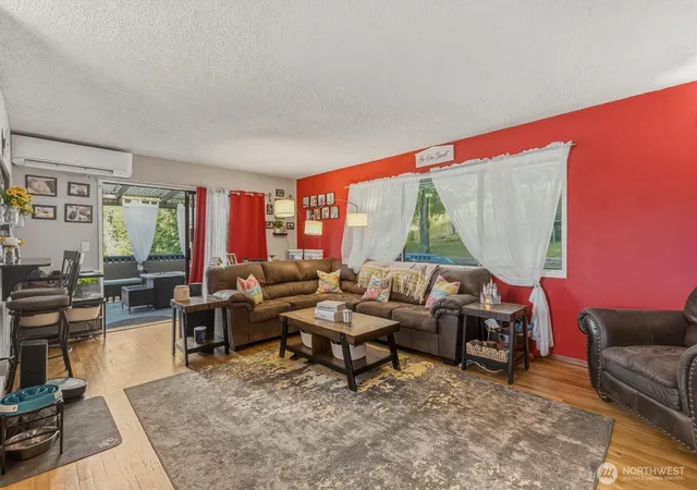Photo 3 of Single family home for sale at 2326 Cedar Pl, Longview, WA 98632 | MLS# NWM2552786 | Listing updated on 2026-10-01