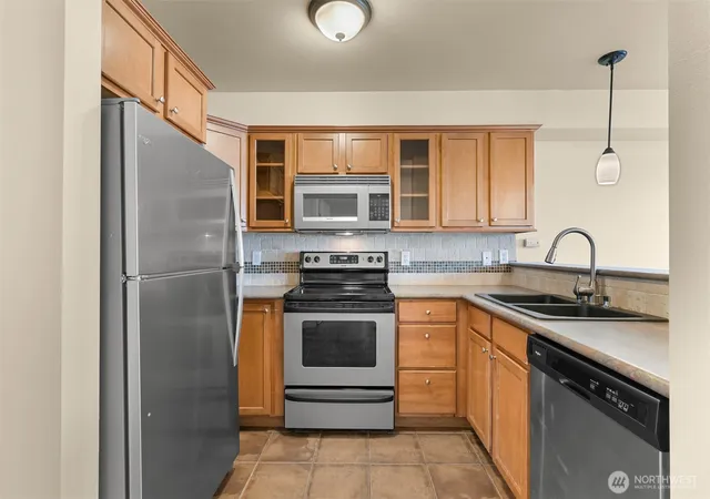 Photo 4 of Condo for sale at 680 32nd Street #C402, Bellingham, WA 98225 | MLS# NWM2552791 | Listing updated on 2026-09-21
