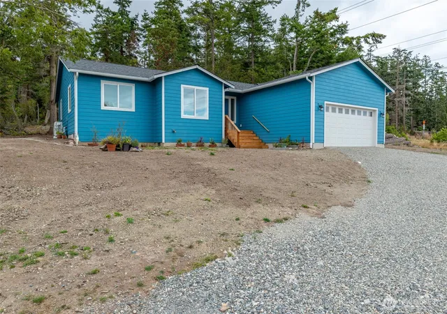 Photo 3 of Single family home for sale at 660 El Pozo St, Coupeville, WA 98239 | MLS# NWM2552797 | Listing updated on 2026-10-03