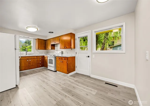 Photo 4 of Single family home for sale at 7320 East Ave, Concrete, WA 98237 | MLS# NWM2552839 | Listing updated on 2026-09-22