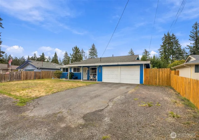 Photo 4 of Single family home for sale at 17401 SE 264th Street, Covington, WA 98042 | MLS# NWM2552845 | Listing updated on 2026-09-28