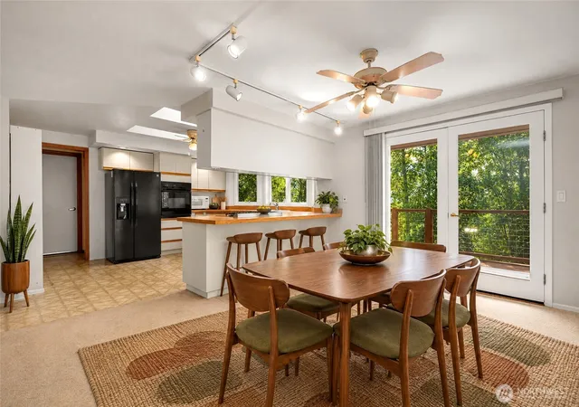 Photo 3 of Single family home for sale at 2815 Niagara St, Bellingham, WA 98226 | MLS# NWM2552861 | Listing updated on 2026-09-28