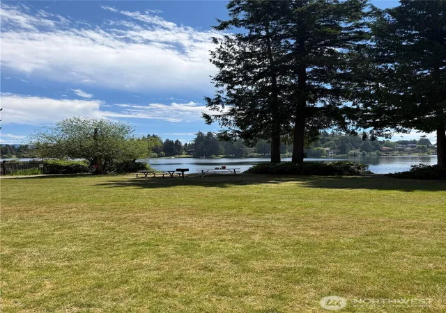 Photo 3 of Sale Pending at 21828 Se 254th Place, Maple Valley, WA 98038 | MLS# NWM2552869 | Listing updated on 2026-09-30