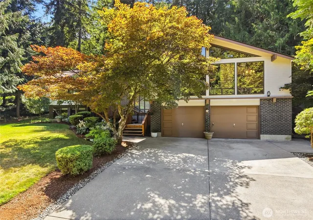 Photo 3 of Sale Pending at 21828 SE 254th Place, Maple Valley, WA 98038 | MLS# NWM2552869 | Listing updated on 2026-09-30