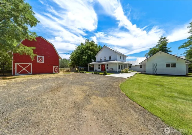 Photo 3 of Single family home for sale at 717 County Rd 448, Walla Walla, WA 99362 | MLS# NWM2552870 | Listing updated on 2026-09-22