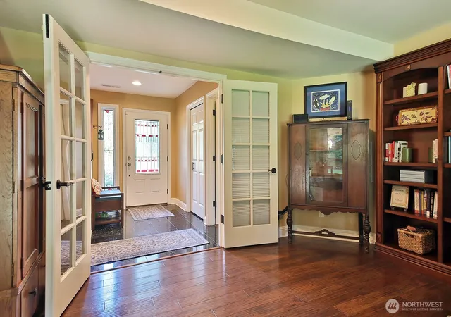 Photo 3 of Sale Pending at 2130 Fairway Ln, Oak Harbor, WA 98277 | MLS# NWM2552901 | Listing updated on 2026-09-24