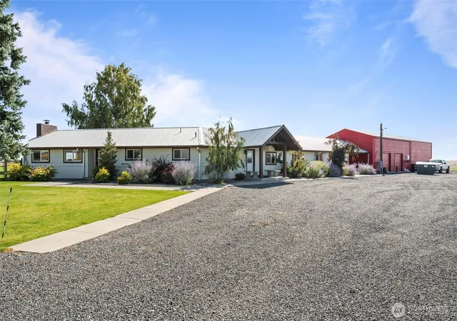 Photo 3 of Sale Pending at 8708 K Ne, Moses Lake, WA 98837 | MLS# NWM2552928 | Listing updated on 2026-09-22
