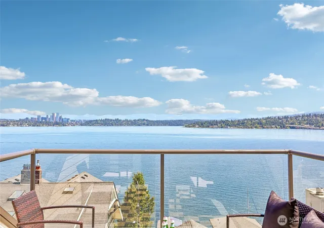 Photo 1 of Single family home for sale at 424 35th Avenue S, Seattle, WA 98144 | MLS# NWM2552939 | Listing updated on 2026-10-02