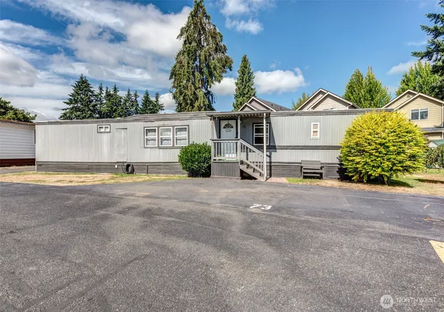 Photo 4 of Manufactured home for sale at 11622 Silver Lake Rd #73, Everett, WA 98208 | MLS# NWM2552944 | Listing updated on 2026-09-24