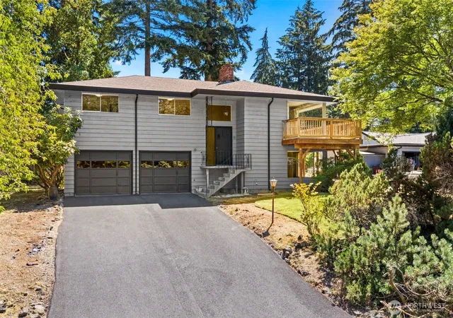 Photo 1 of Sale Pending at 41 Nw Doncee Dr, Bremerton, WA 98311 | MLS# NWM2552946 | Listing updated on 2026-09-25