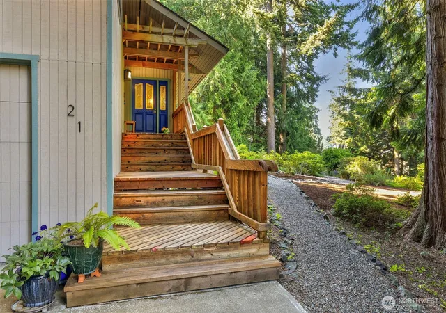 Photo 3 of Single family home for sale at 21 Kala Hts Dr, Port Townsend, WA 98368 | MLS# NWM2552983 | Listing updated on 2026-09-25