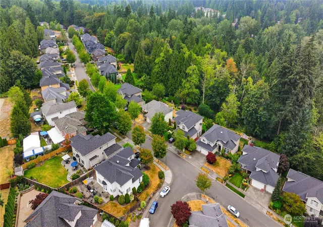 Photo 4 of Single family home for sale at 829 191st Street SW, Lynnwood, WA 98036 | MLS# NWM2553001 | Listing updated on 2026-09-22