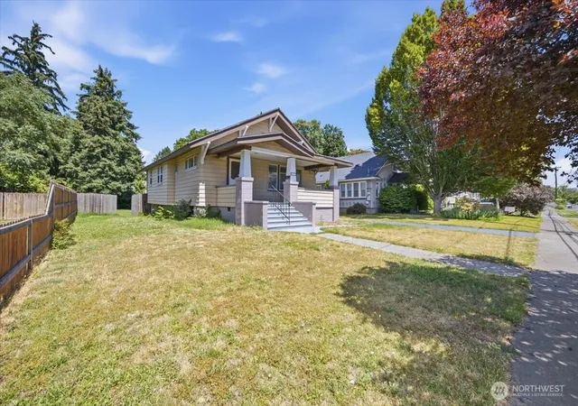 Photo 3 of Sale Pending at 615 Pleasant St, Walla Walla, WA 99362 | MLS# NWM2553010 | Listing updated on 2026-09-25